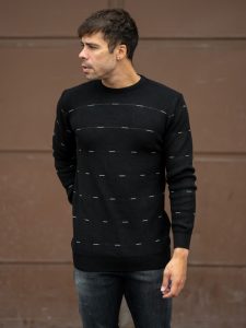 Πλεκτή μπλούζα σε μαύρο 10-576